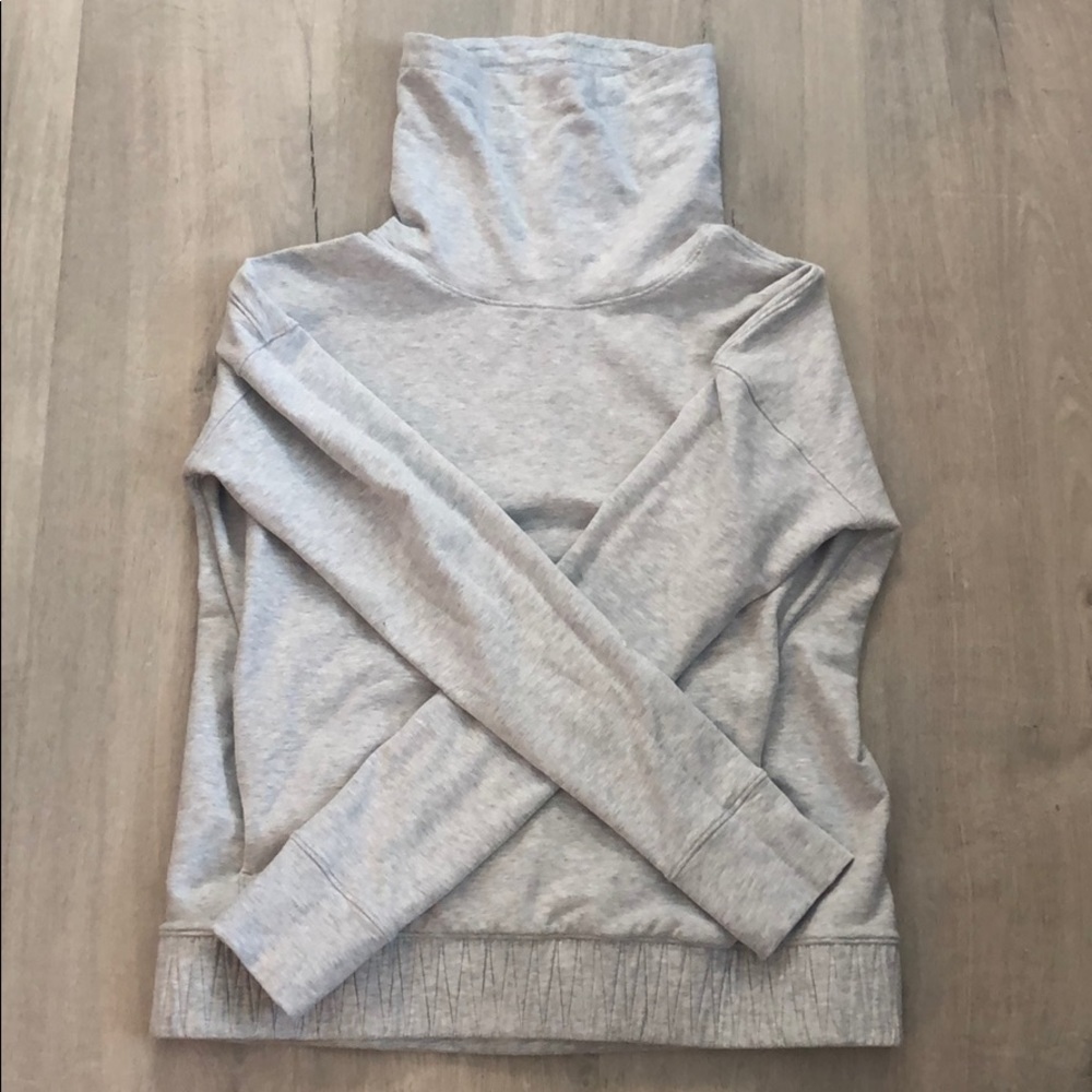 Lululemon Heathered Gray Sweatshirt: Size 6